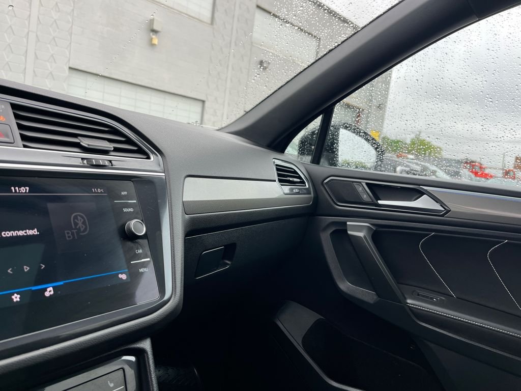 Used 2024 Black Volkswagen 2.0T SE R-Line Black image 19