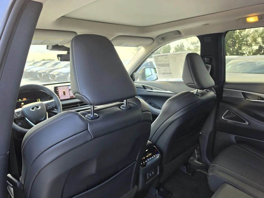 New 2027 MOONBOW BLUE INFINITI Luxe AWD image 14