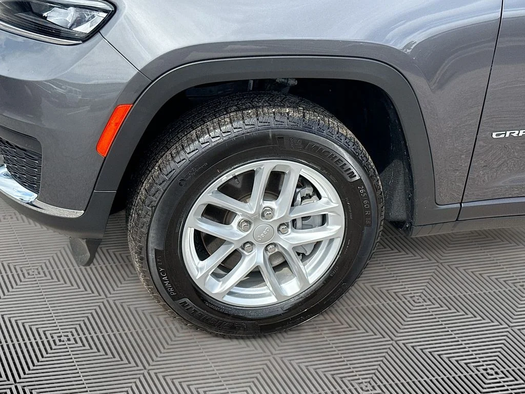 Used 2025 Gray Jeep Laredo image 36