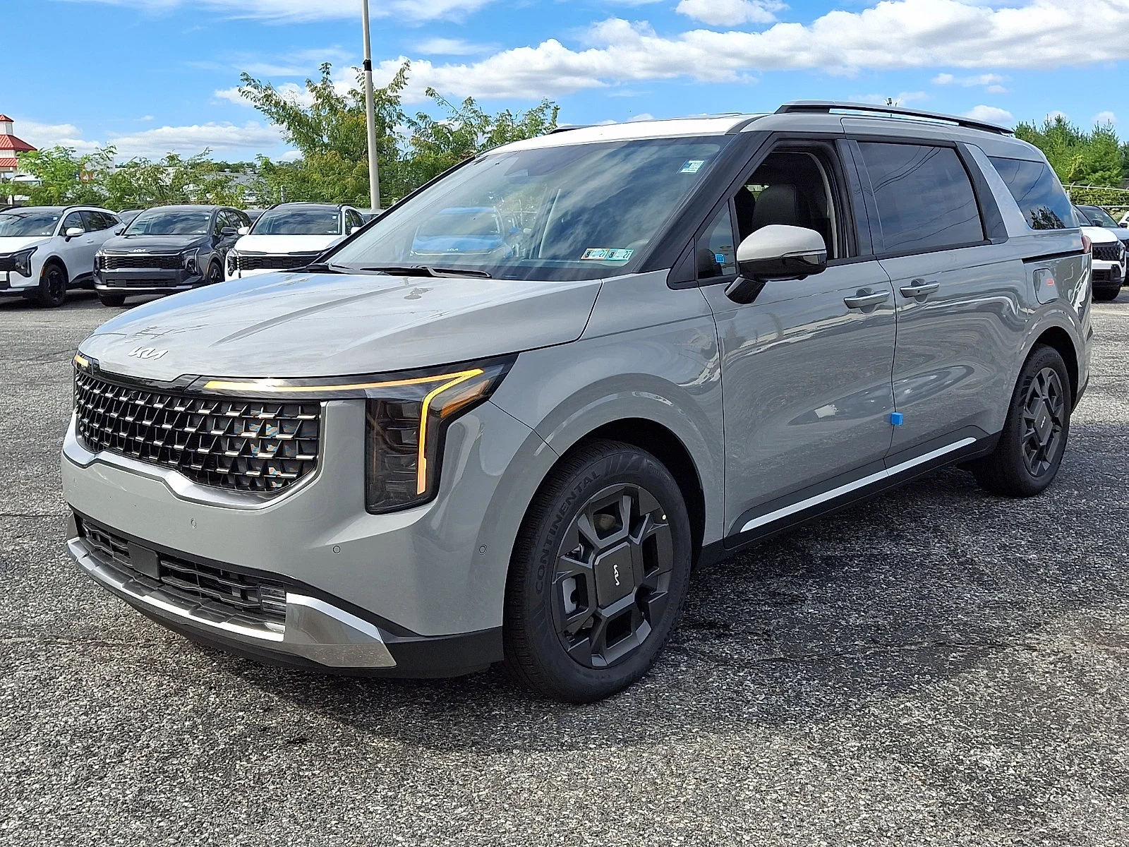 New 2027 Silver Kia SX image 4