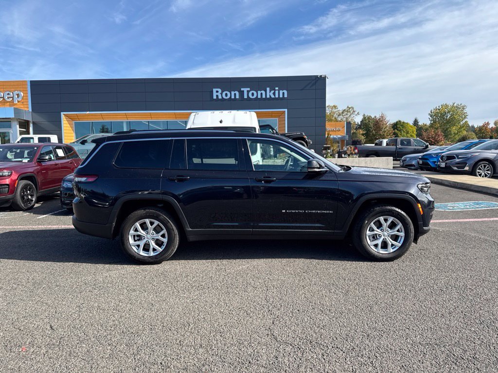 Used 2024 Black Jeep Limited image 10