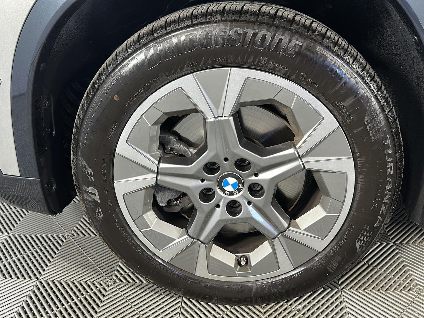 Used 2023 Space Silver Metallic BMW xDrive28i image 5