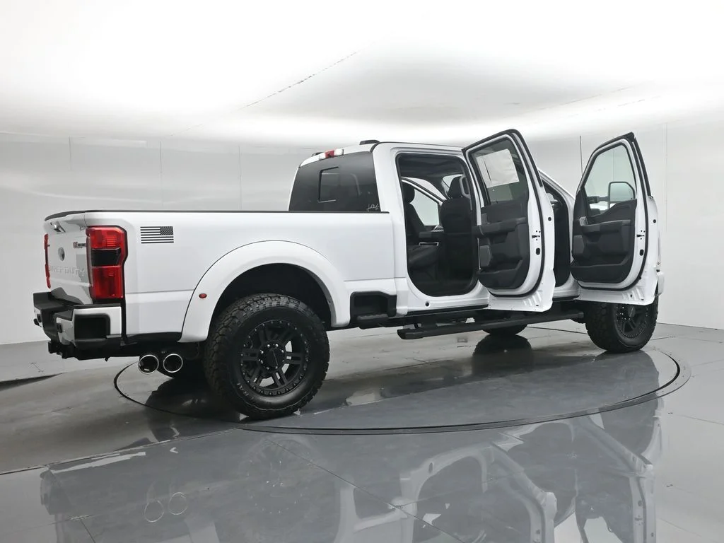 New 2026 Oxford White Ford Lariat image 5