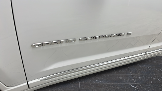 Used 2024 Bright White Clearcoat Jeep Summit image 44