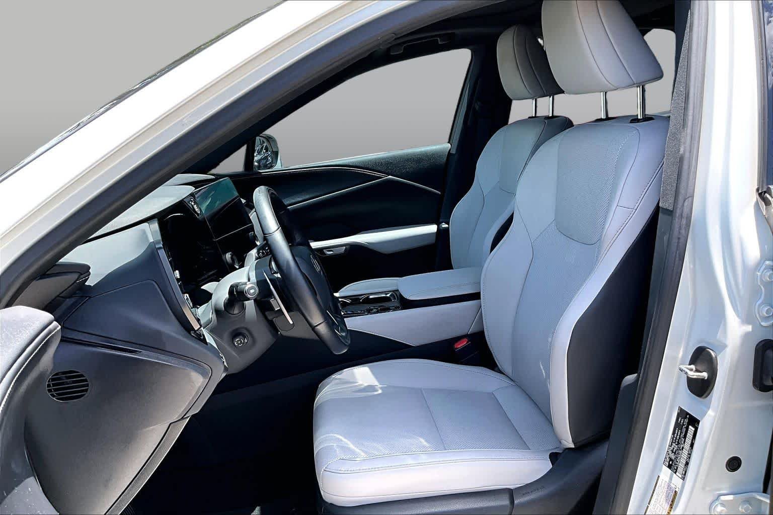 Used 2024 Eminent White Pearl Lexus Premium image 8