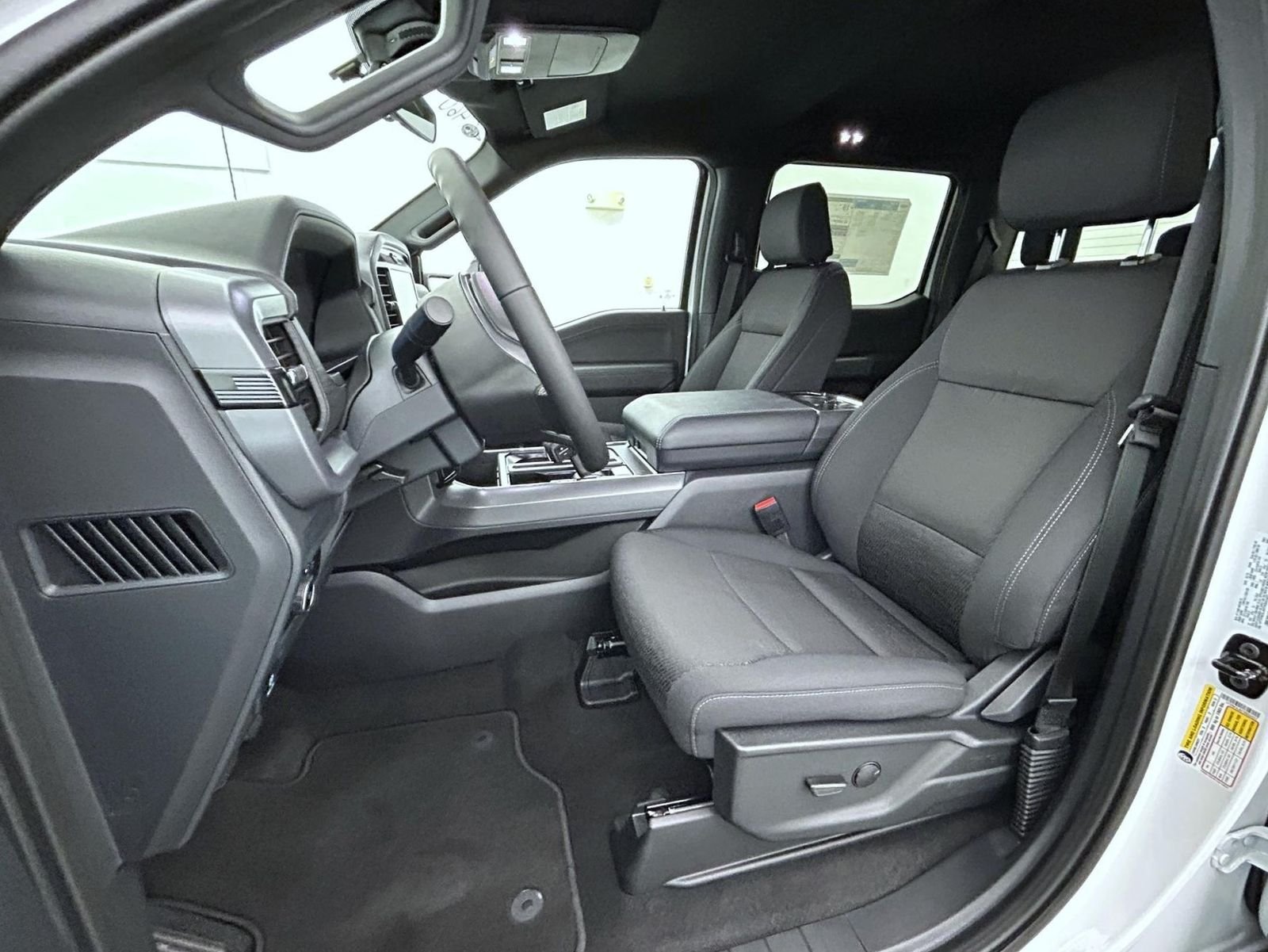 New 2026 Oxford White Ford XLT image 10