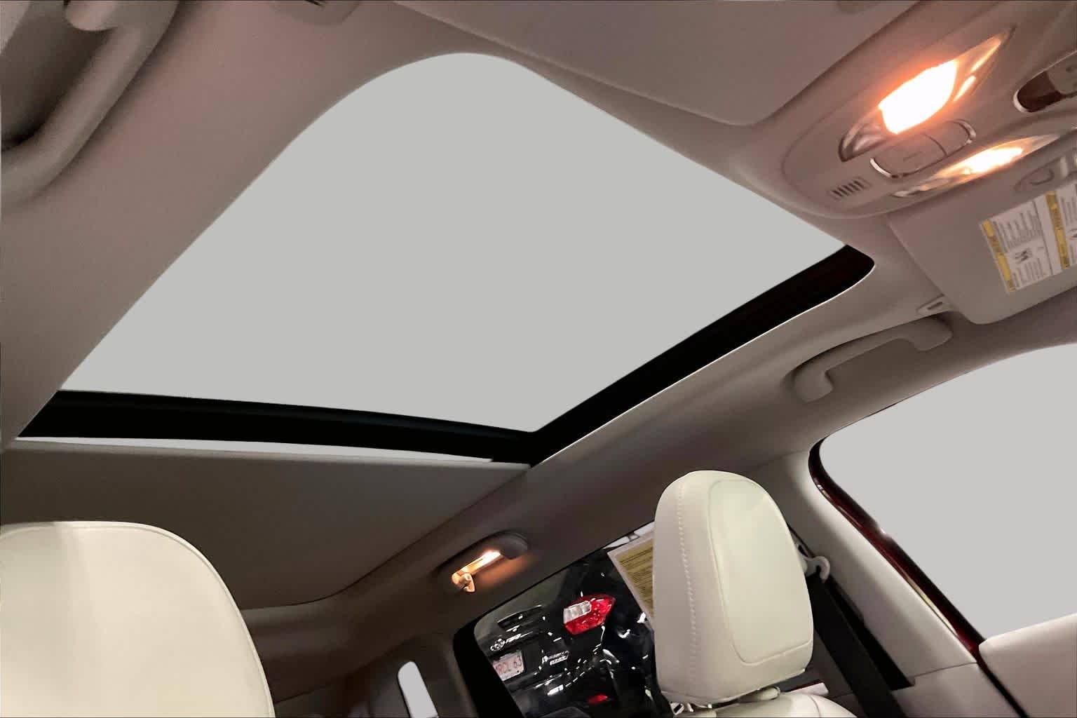 Used 2018 Redline Pearlcoat Jeep Limited image 14