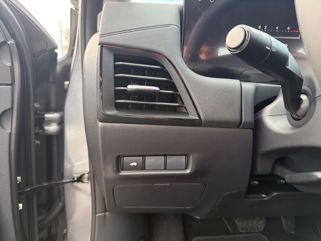 New 2026 Gray Nissan SR image 30