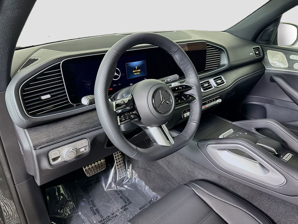 New 2026 MANUFAKTUR Silicon Grey Mercedes-Benz GLS 450 image 9