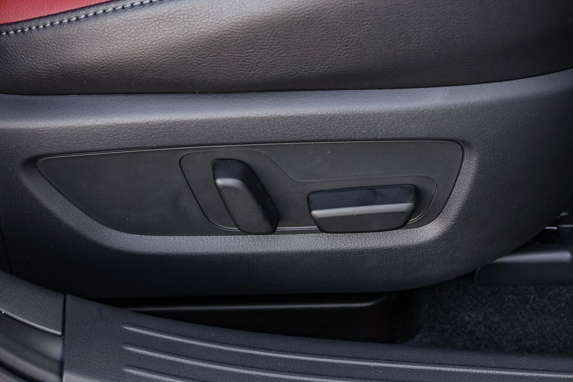 New 2026 Wind Chill Pearl Mazda Premium AWD image 31