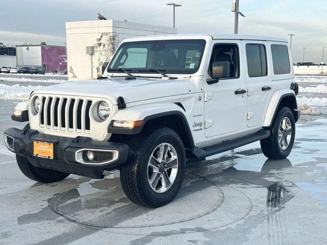 Used 2022 White Jeep Unlimited Sahara image 4