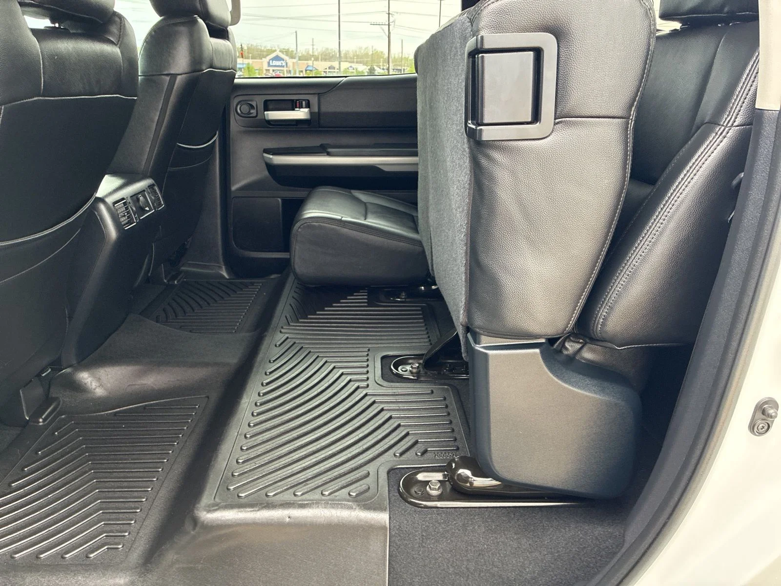 Used 2018  Toyota SR5 image 13