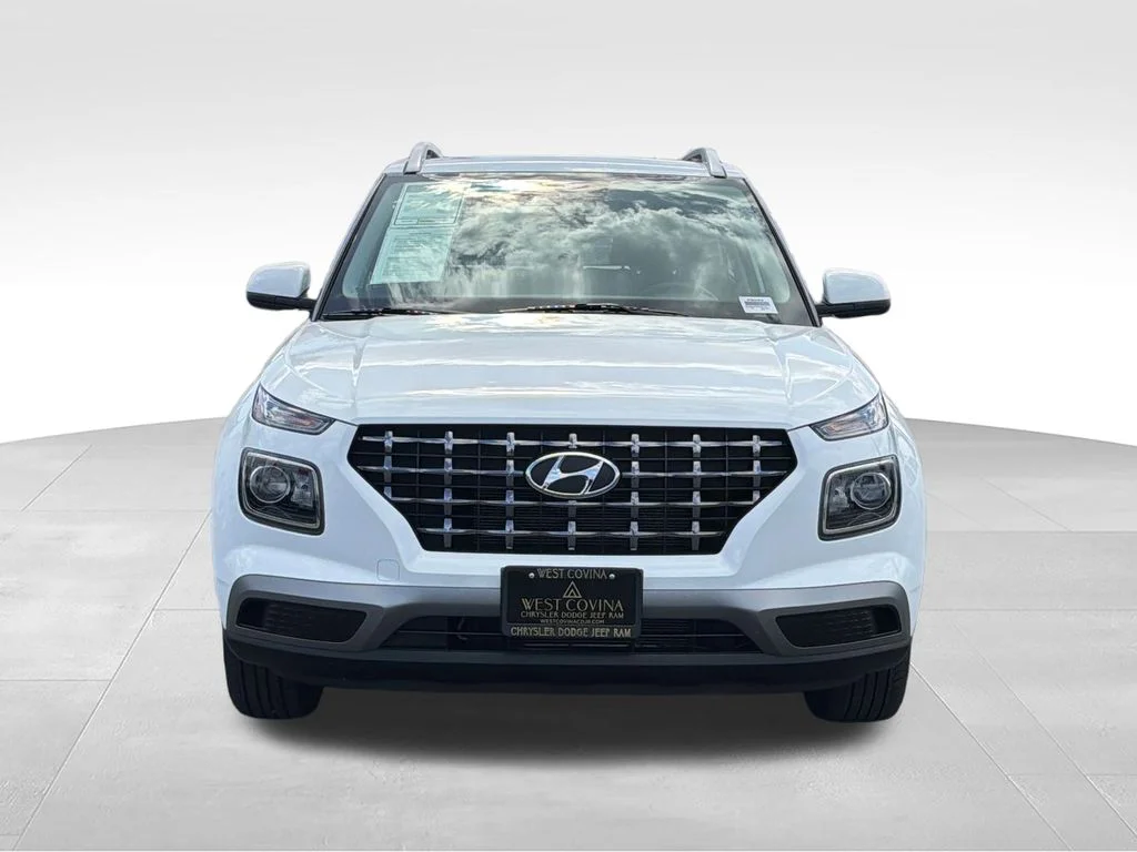 Used 2025 White Hyundai SEL image 2