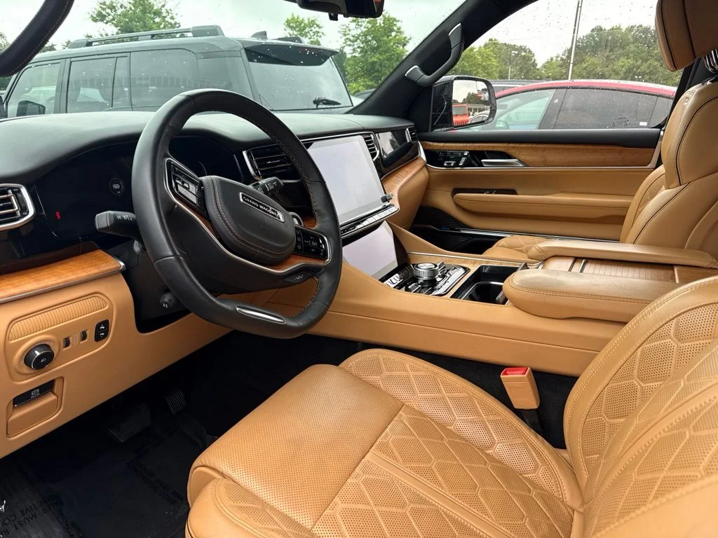 Used 2024 White Jeep Series III image 3