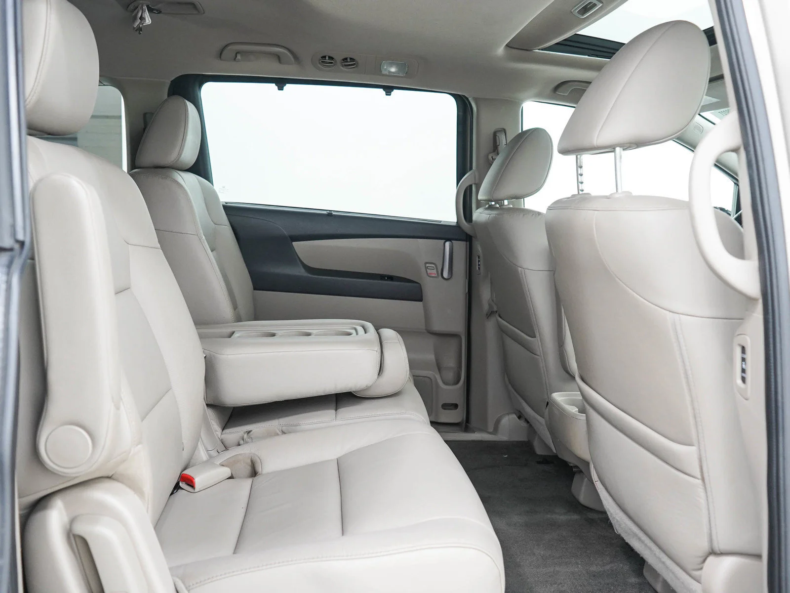 Used 2013  Honda FWD image 14