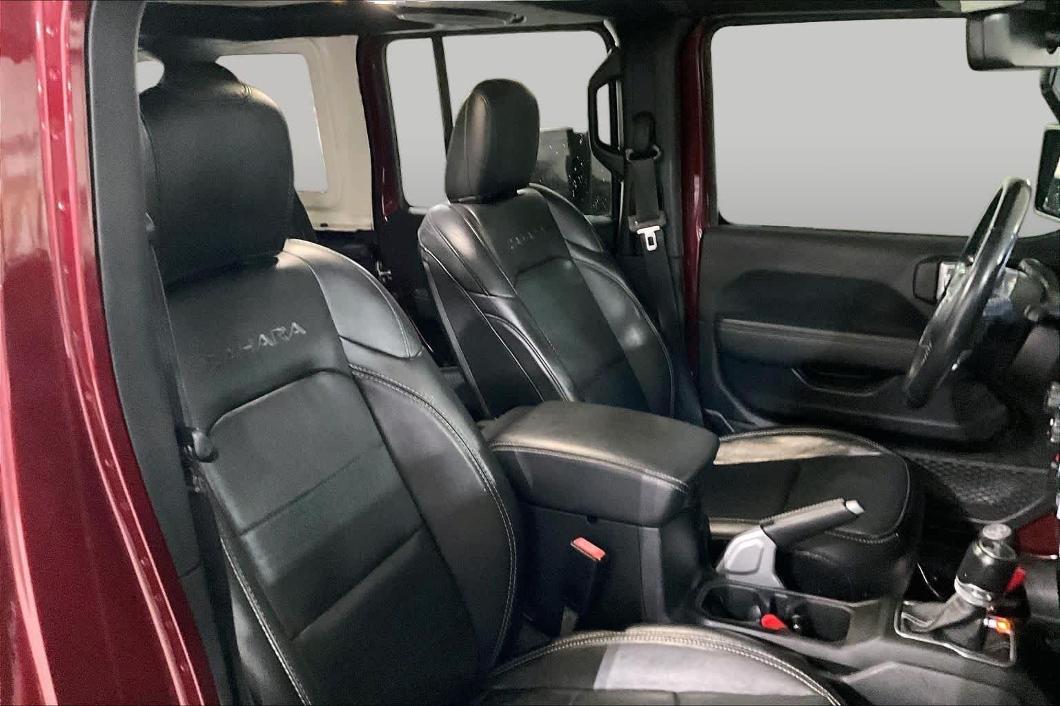 Used 2021 Snazzberry Pearlcoat Jeep Unlimited Sahara image 9