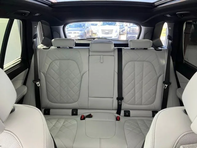 New 2026 Alpine White BMW sDrive40i image 29