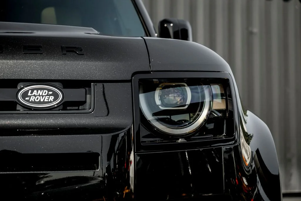 New 2026 Santorini Black Land Rover S image 6