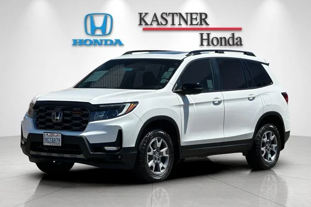 Certified Used 2023 Platinum White Pearl Honda TrailSport image 10