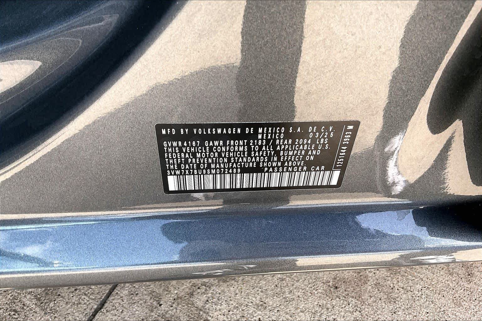 Used 2025 Platinum Gray Metallic Volkswagen SE image 37
