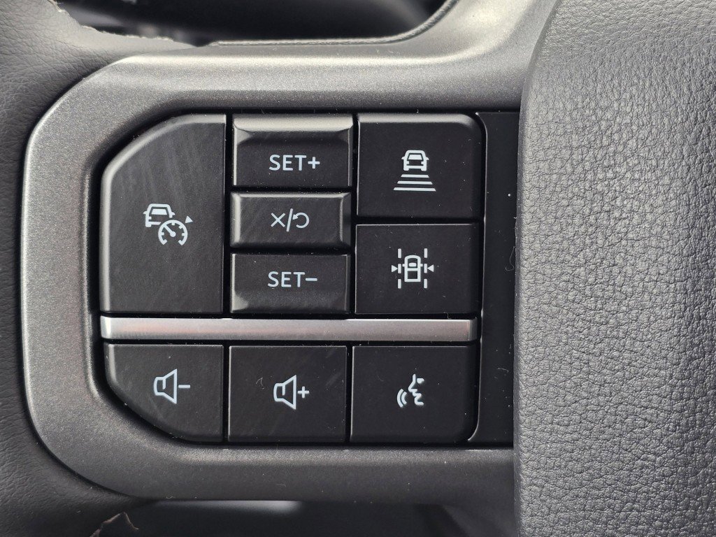 New 2026 Oxford White Ford LARIAT image 17