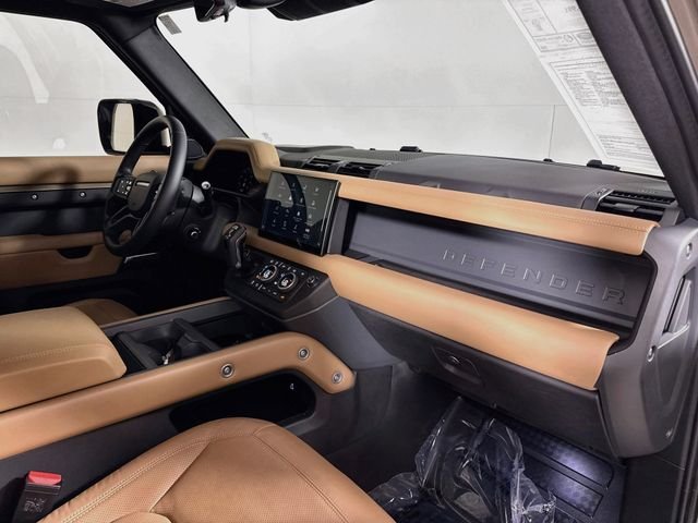 Certified Used 2025 Gray Land Rover X-Dynamic SE image 31