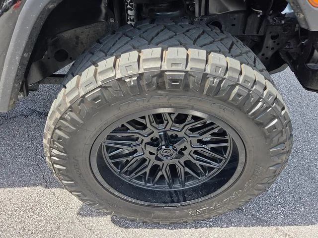 Used 2019 Black Jeep Unlimited Sahara image 11