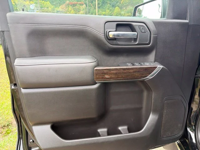 Used 2022 Black GMC Elevation image 19