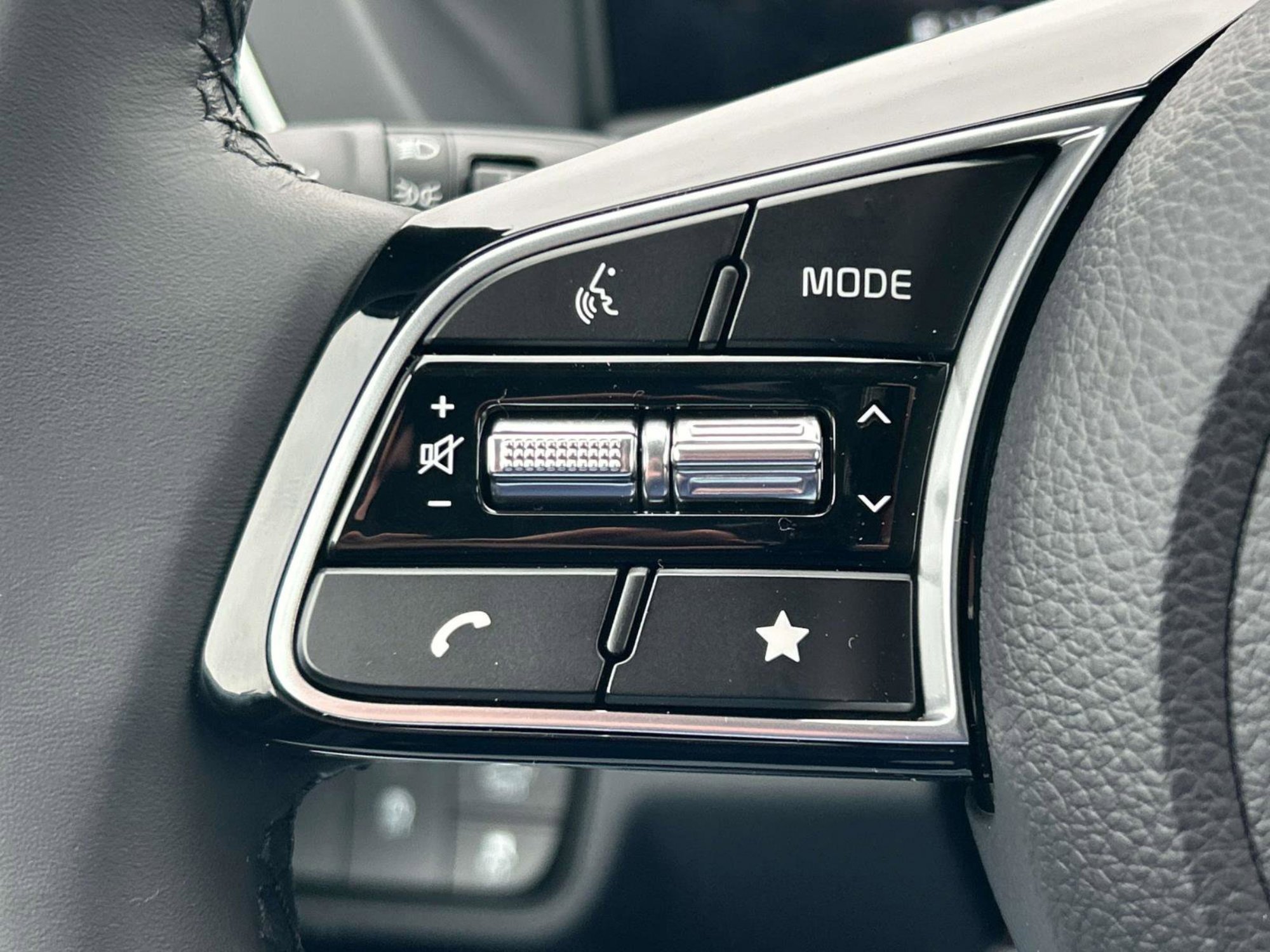 New 2026 Steel Gray Kia EX image 25