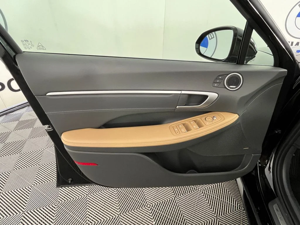 Used 2026 Black Hyundai Limited image 27