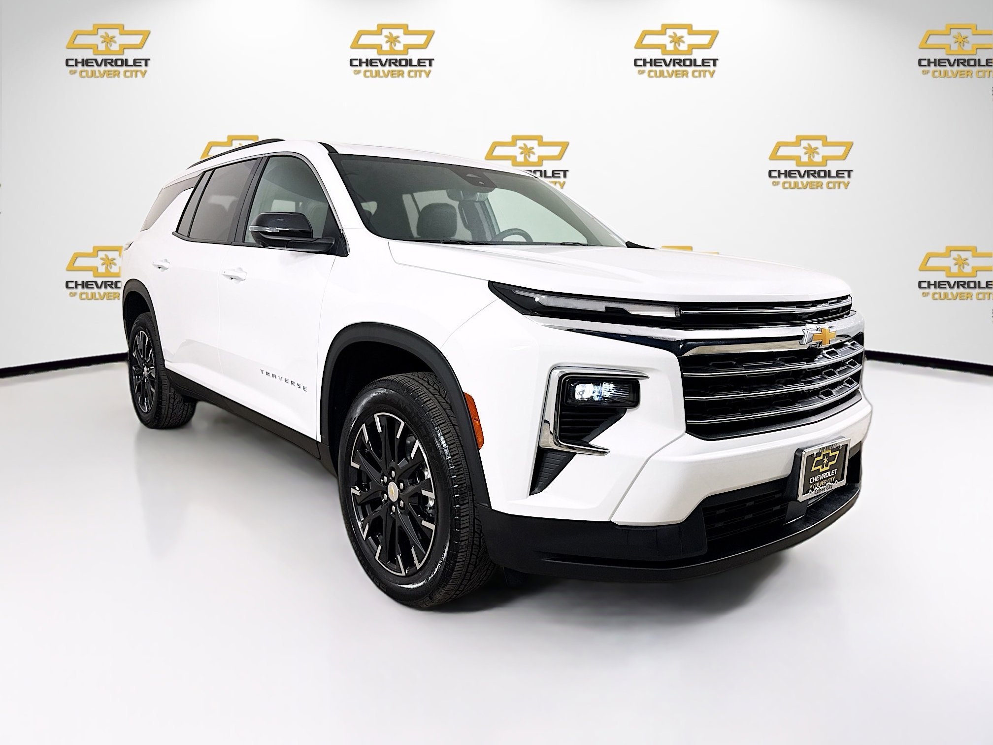 2026 Chevrolet Traverse FWD LT's photo
