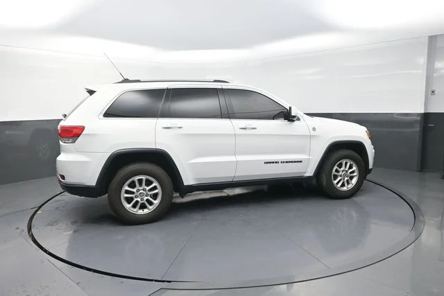 Used 2019 White Jeep Laredo E image 18