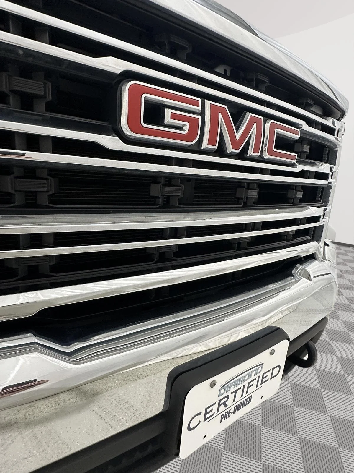 Used 2023 Summit White GMC SLE DRW image 29