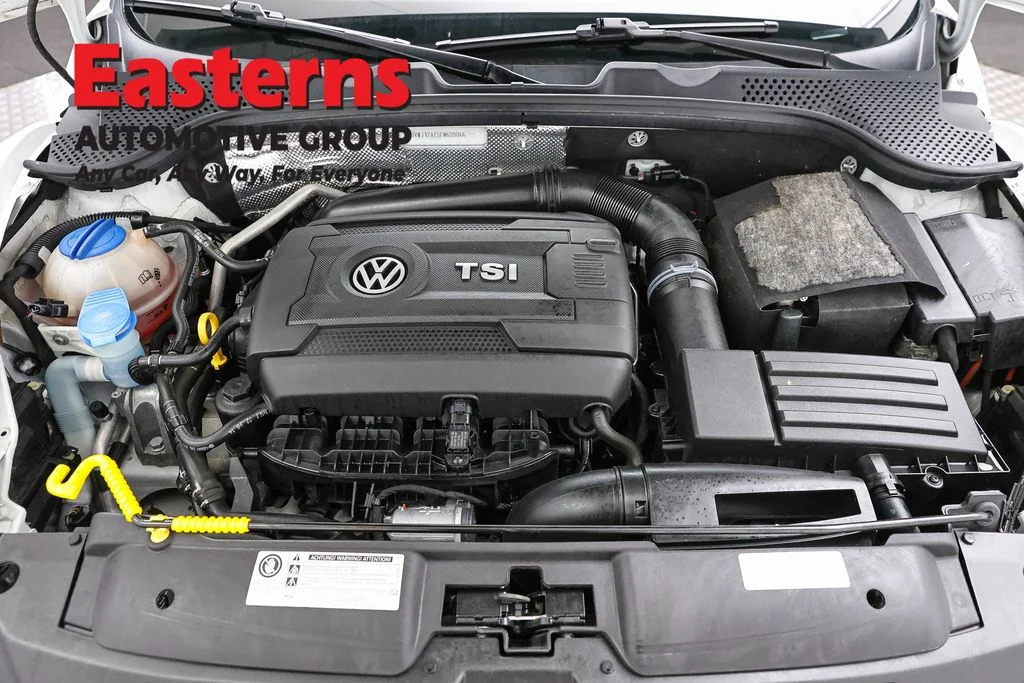 Used 2015 White Volkswagen 1.8T image 7