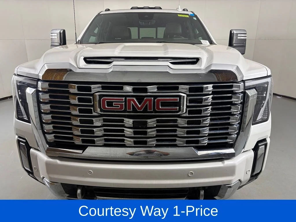 Used 2024 White GMC Denali image 4