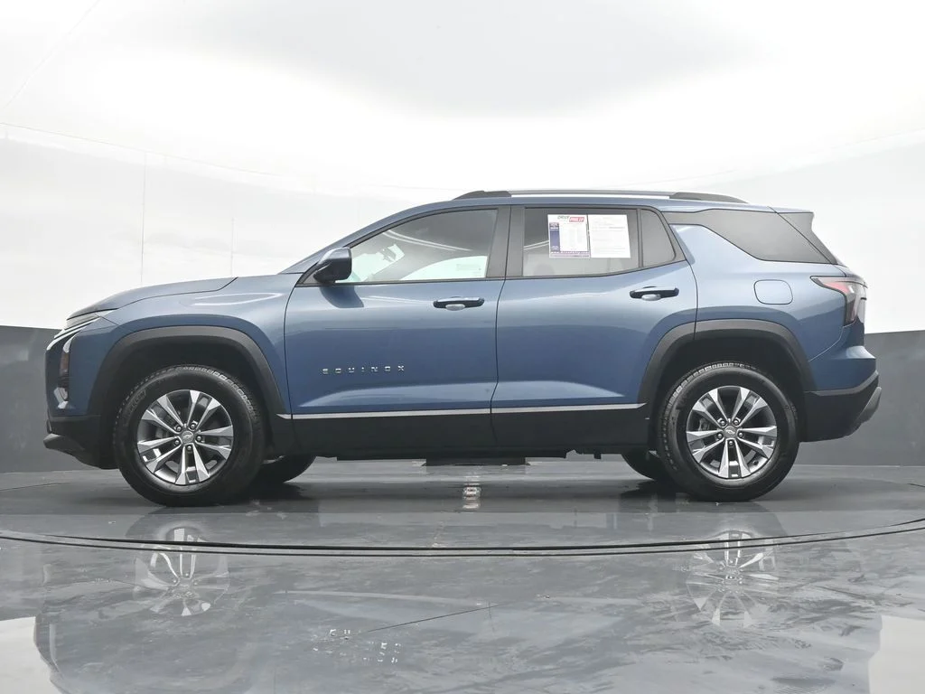 Used 2025 Blue Chevrolet LT image 27