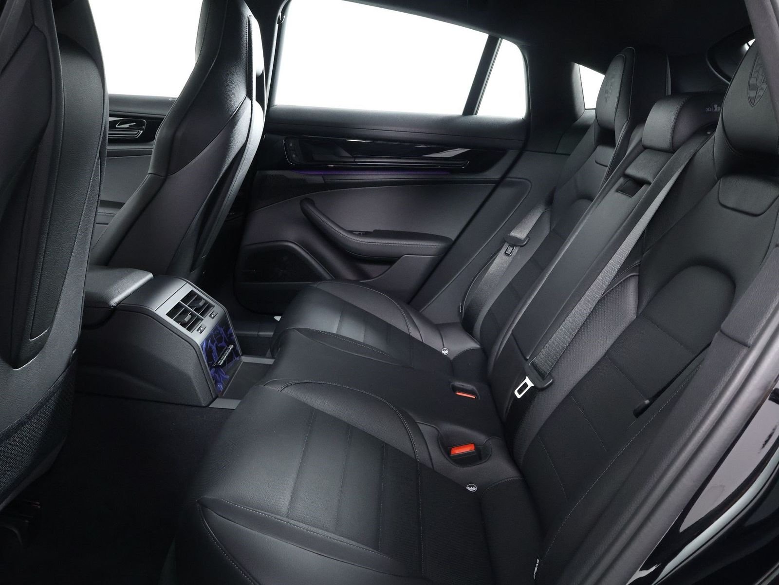 2026 Porsche Panamera 4 E-Hybrid - Photo 18
