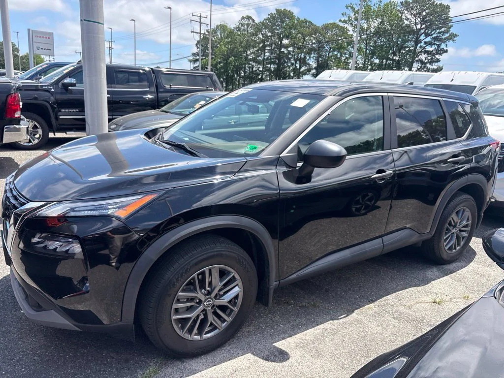 Used 2023 Black Nissan S image 16