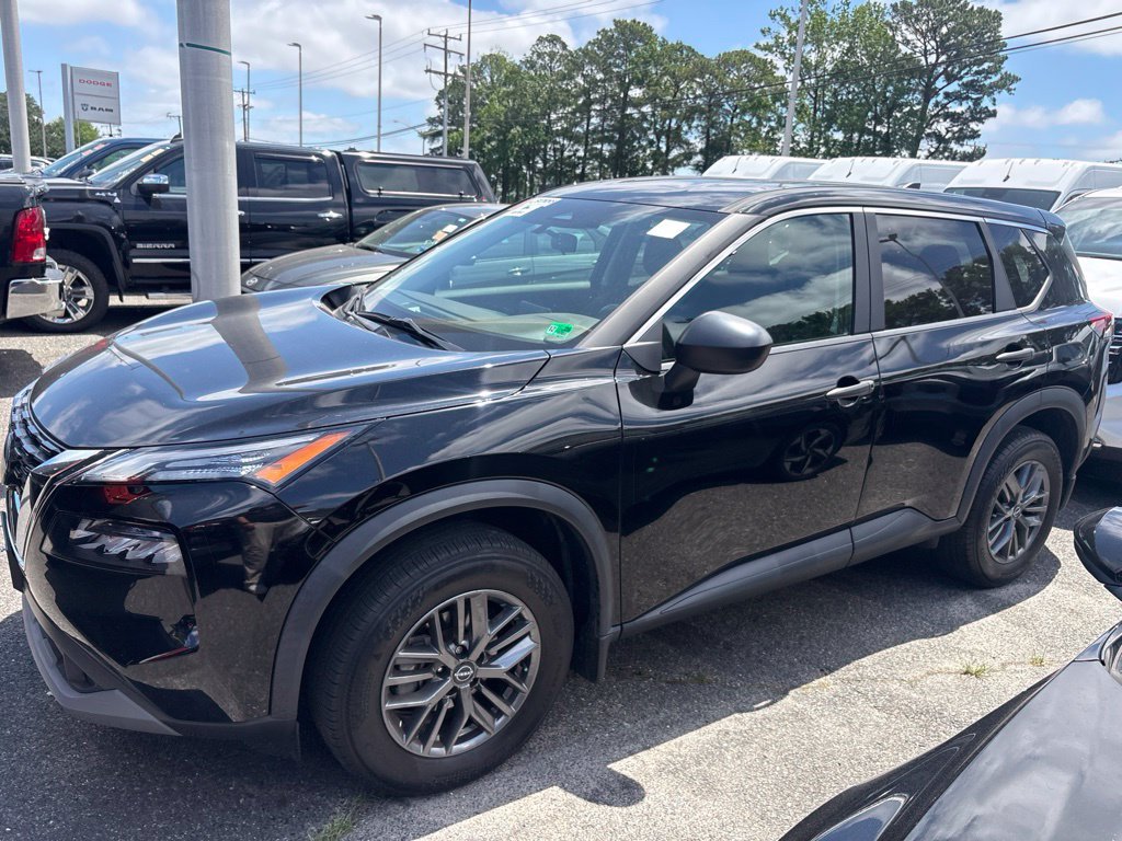 Used 2023 Black Nissan S image 16