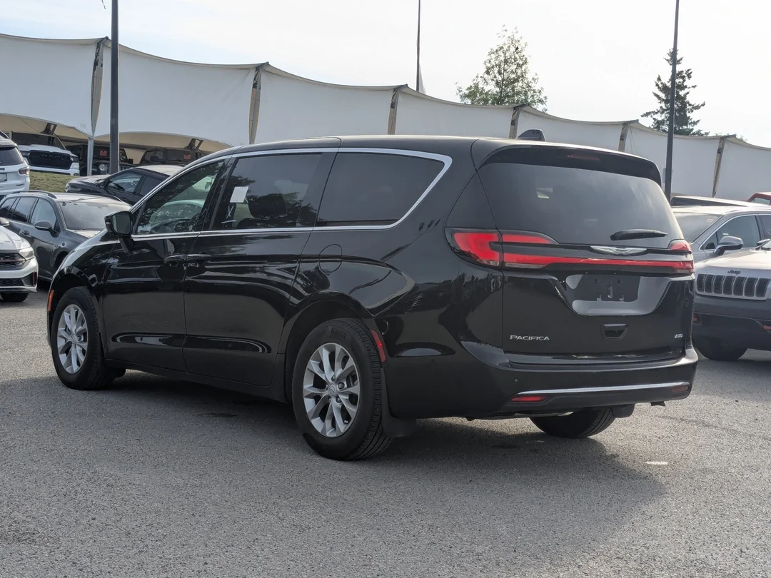 Certified Used 2025 Black Chrysler Select - - AWD - Caprice Leather - Blind Spot - Safety Sphere - 360 Cam & More! image 6