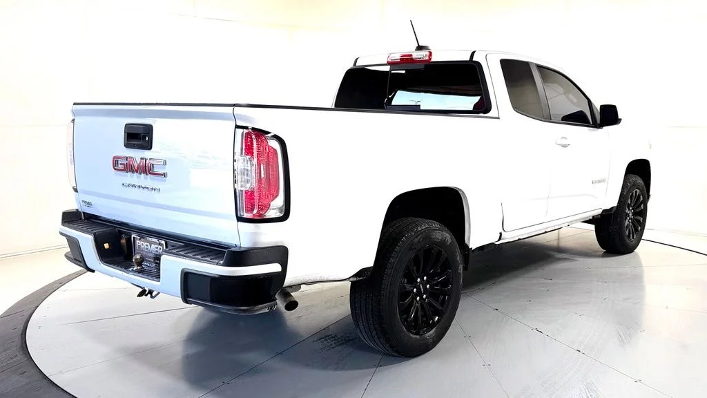 Used 2022 White GMC Elevation image 4