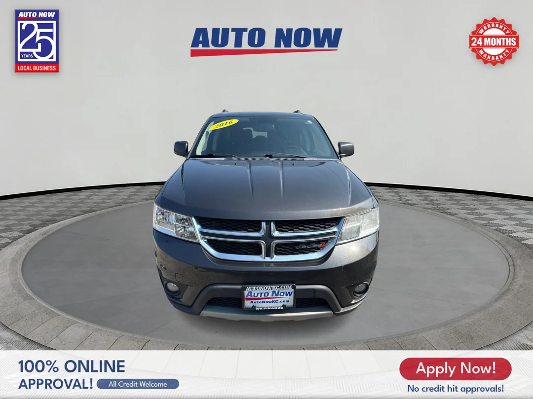 Used 2016 Granite Crystal Meta Dodge SXT image 2