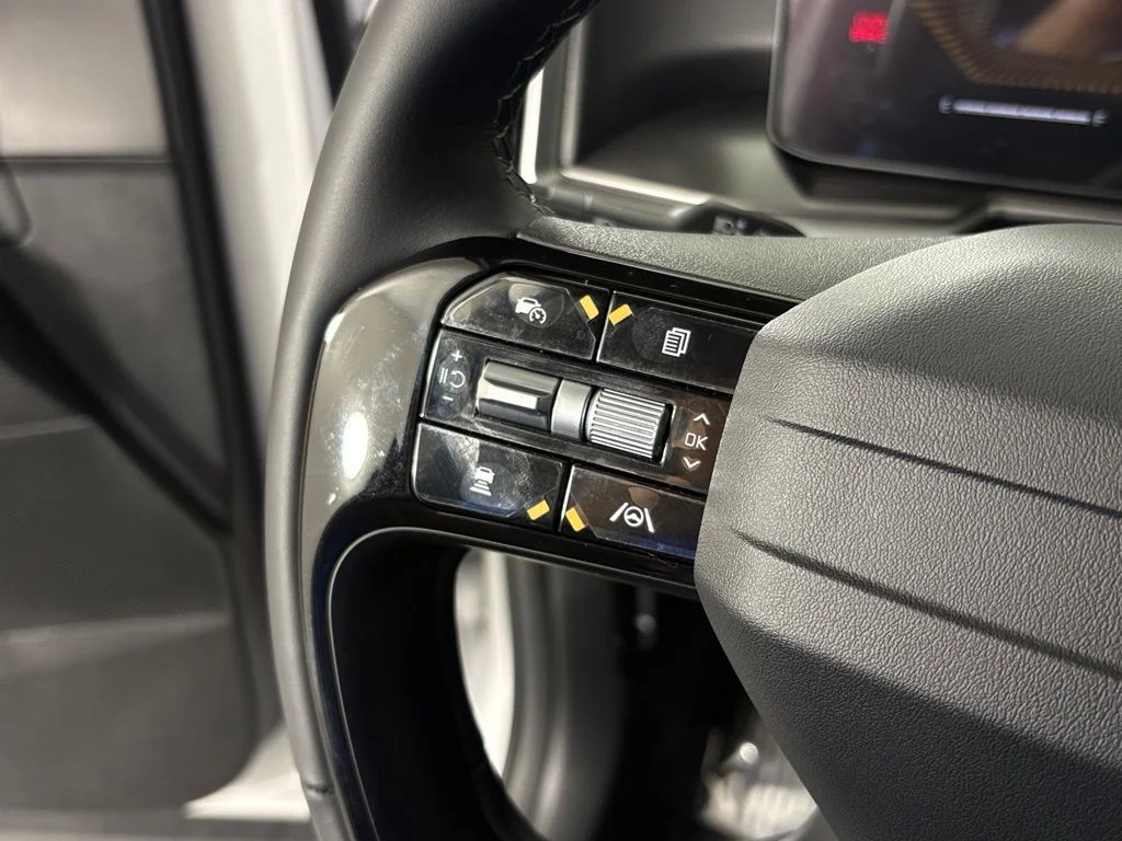 New 2026 Glacial White Pearl Kia S image 21