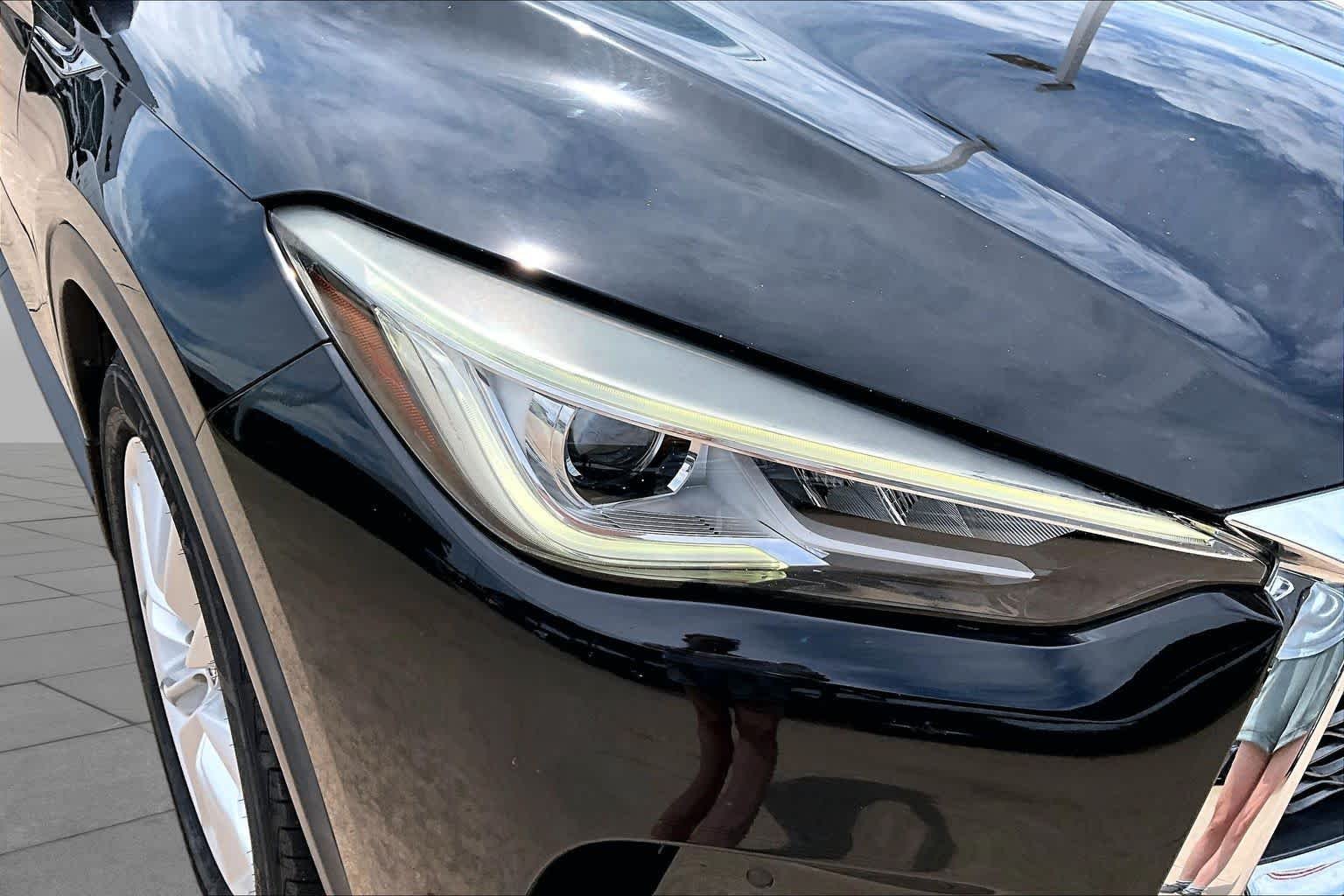 Used 2019 Black Obsidian INFINITI ESSENTIAL image 11