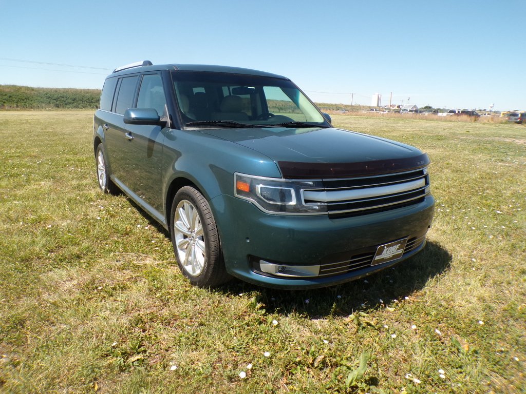 Used 2016 Too Good To Be Blue Metallic Ford Limited image 3
