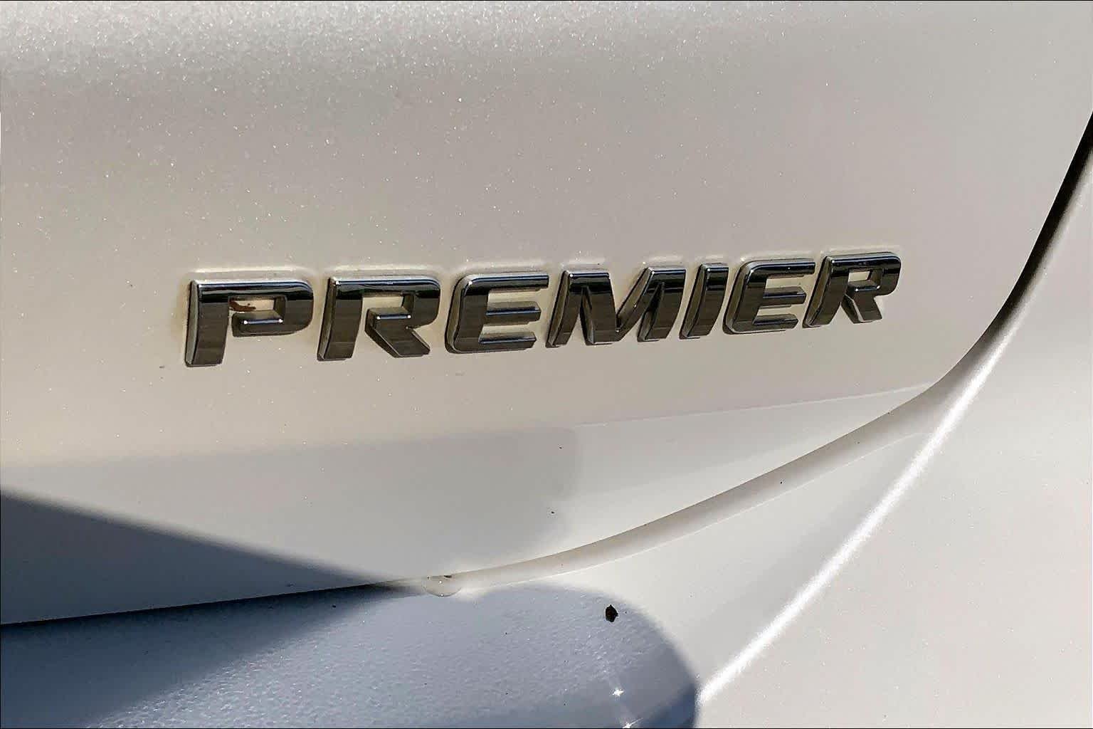 Used 2020 Iridescent Pearl Tricoat Chevrolet Premier image 10