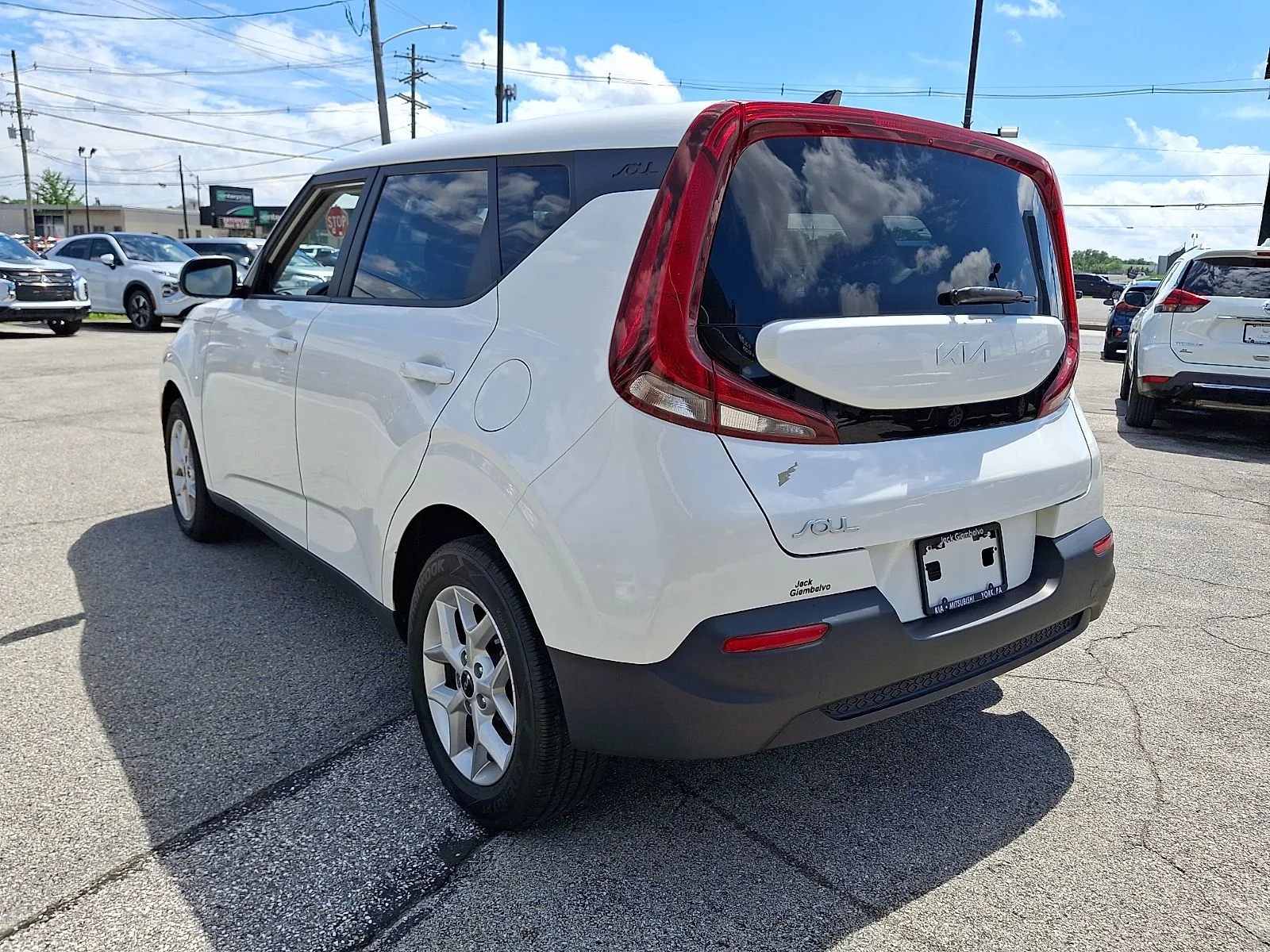 Used 2022 White Kia LX image 5