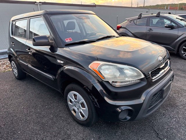 Used 2013 Black Kia Base image 2