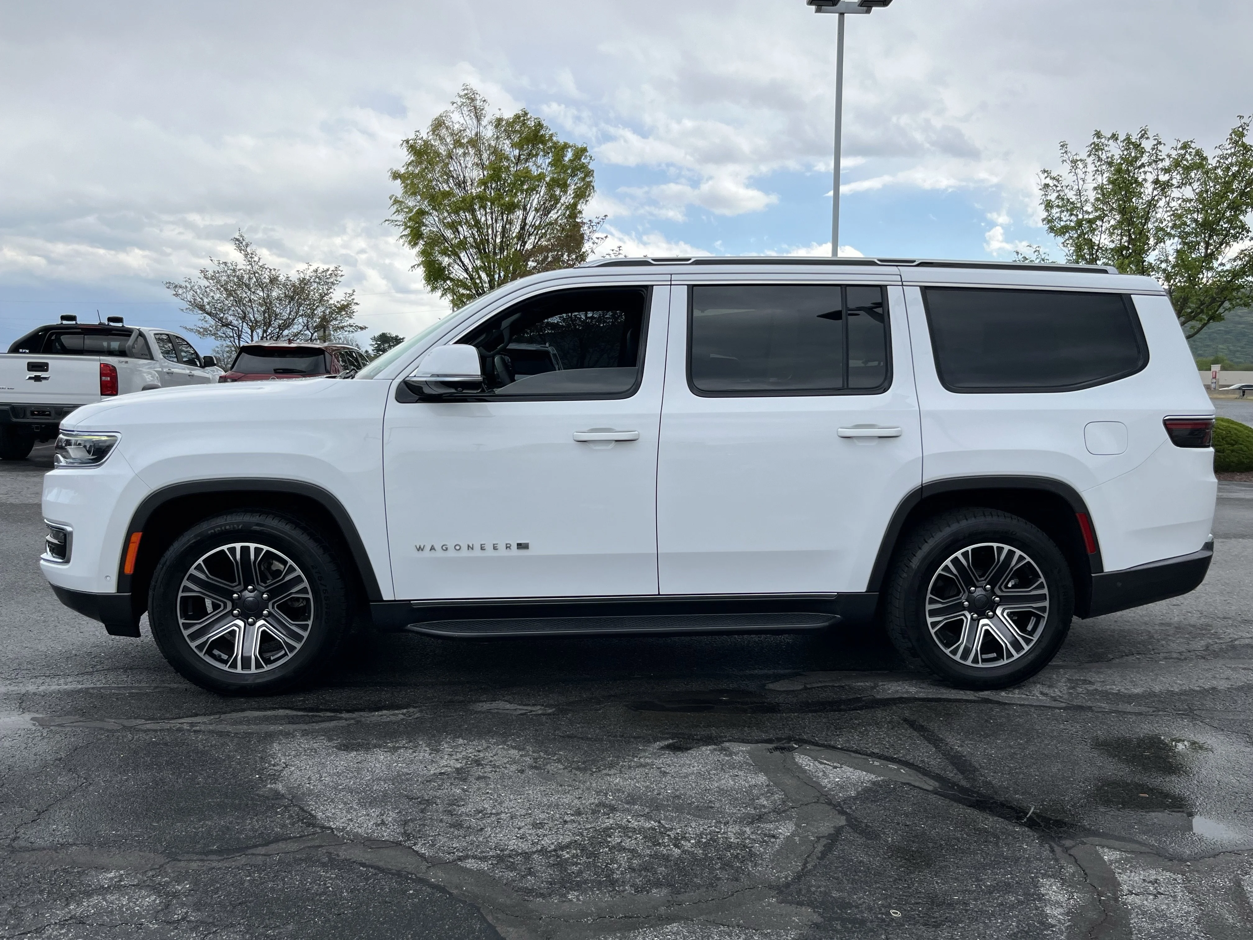 Used 2022 Bright White Clearcoat Jeep Series III image 11
