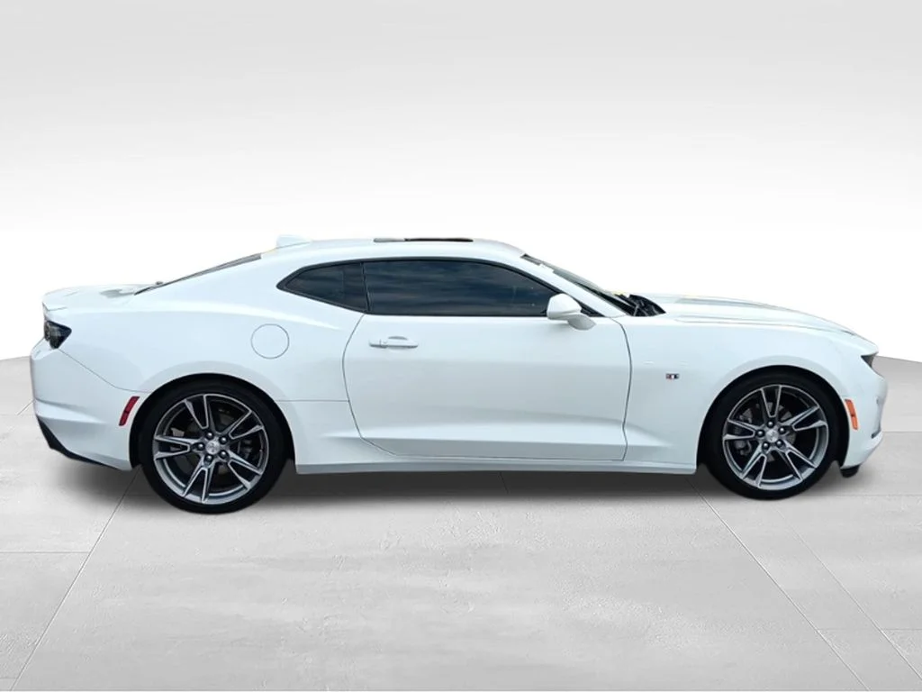 Used 2021 Summit White Chevrolet 1LT image 8